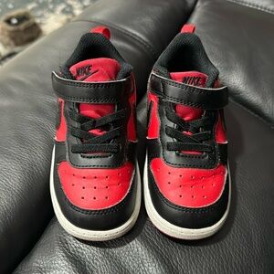 Nike toddler sneakers